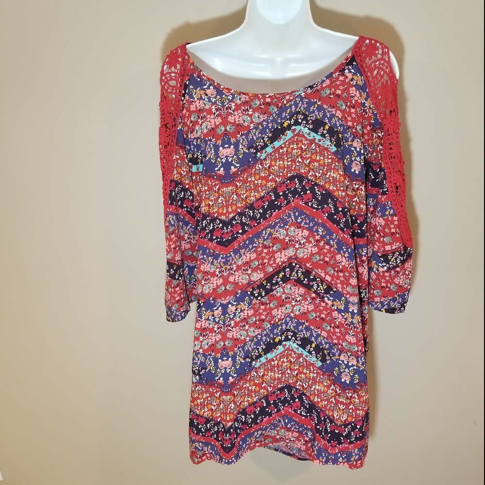 ⬇️3/$25 bundle NWT Dress, crochet cold shoulder